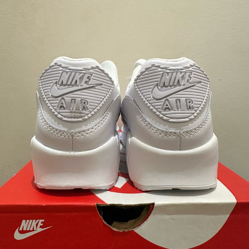 NIB Nike Air Max 90 LTR CD6864 100 White Metallic Silver Sz GS 6.5Y==~Wm 8 - Picture 7 of 8